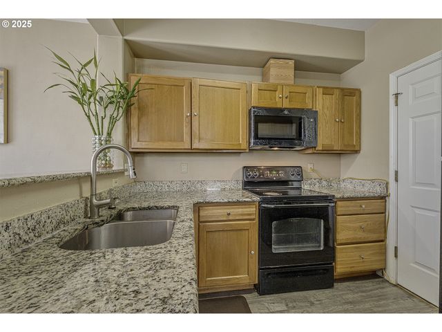 3967 Sw 182ND Pl, Beaverton, OR 97078