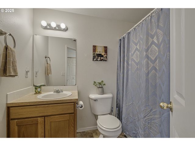 3967 Sw 182ND Pl, Beaverton, OR 97078