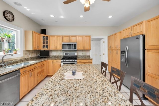 4 Kindred Ct, Bernards Twp., NJ 07920
