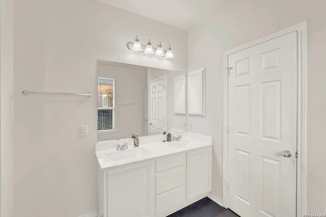 424 LANDMARK FALLS, Cibolo, TX 78108