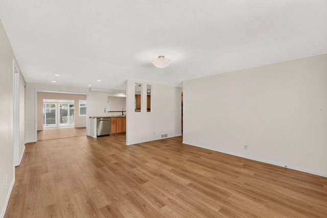 1517 Tomasita Street NE, Albuquerque, NM 87112
