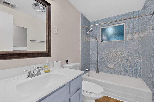 1517 Tomasita Street NE, Albuquerque, NM 87112