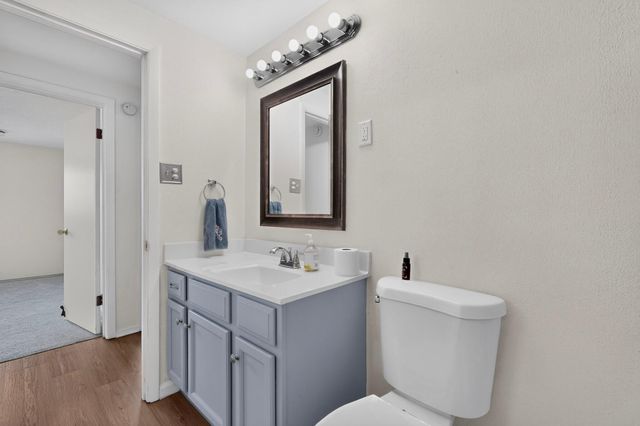 1517 Tomasita Street NE, Albuquerque, NM 87112