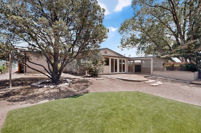 1517 Tomasita Street NE, Albuquerque, NM 87112
