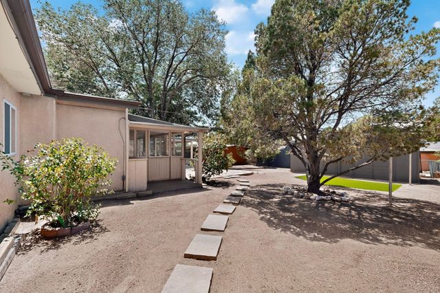 1517 Tomasita Street NE, Albuquerque, NM 87112