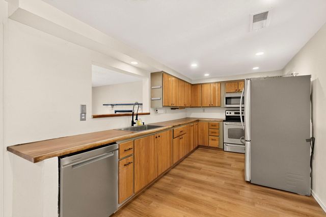1517 Tomasita Street NE, Albuquerque, NM 87112