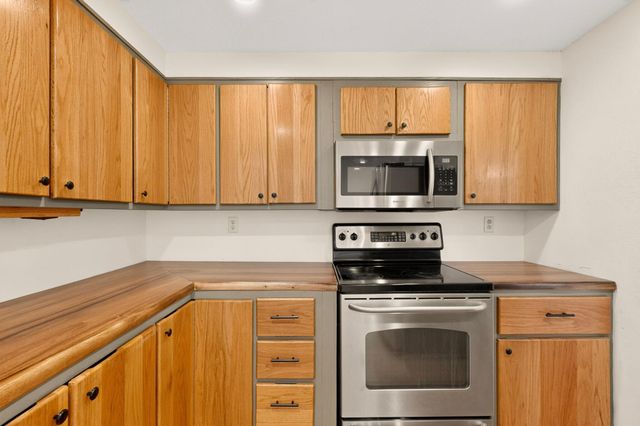 1517 Tomasita Street NE, Albuquerque, NM 87112