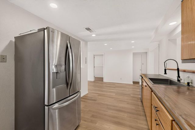 1517 Tomasita Street NE, Albuquerque, NM 87112