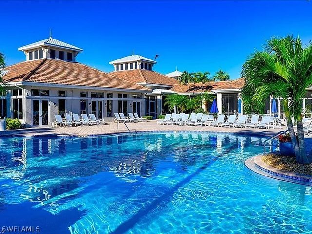 3017 Driftwood WAY 3004, Naples, FL 34109