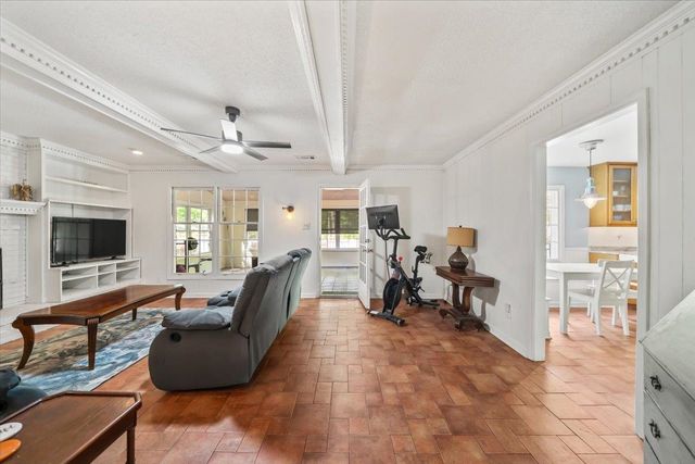 1217 SADDLE RIDGE DR, Germantown, TN 38138