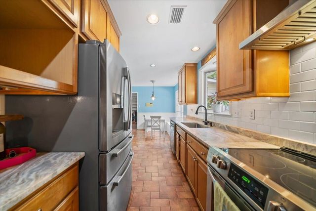 1217 SADDLE RIDGE DR, Germantown, TN 38138