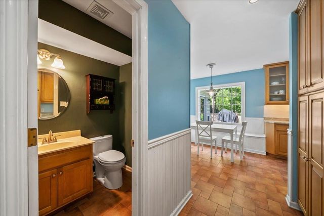 1217 SADDLE RIDGE DR, Germantown, TN 38138