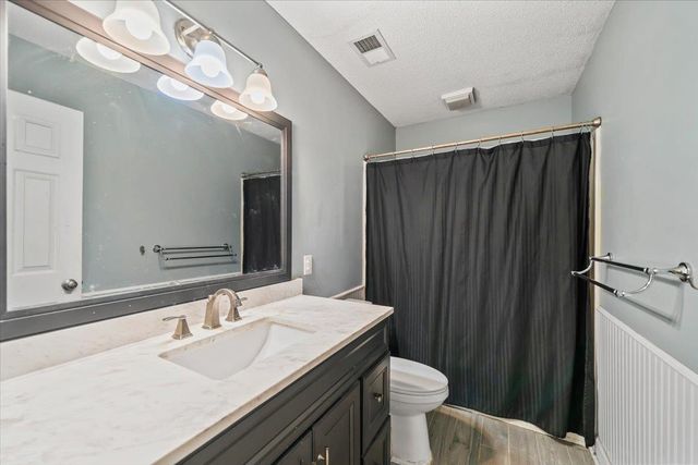 1217 SADDLE RIDGE DR, Germantown, TN 38138