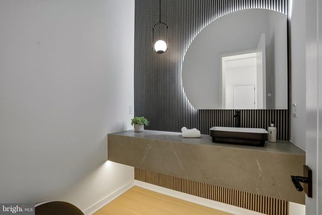 7103 WESTBURY RD, Mclean, VA 22101