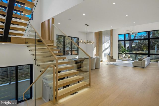 7103 WESTBURY RD, Mclean, VA 22101