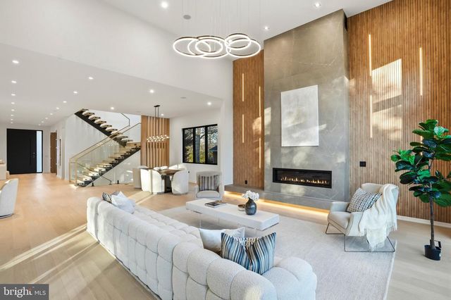 7103 WESTBURY RD, Mclean, VA 22101