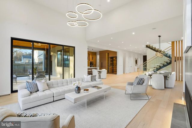 7103 WESTBURY RD, Mclean, VA 22101