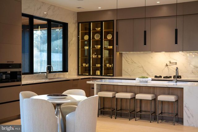 7103 WESTBURY RD, Mclean, VA 22101