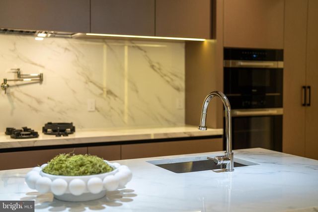 7103 WESTBURY RD, Mclean, VA 22101