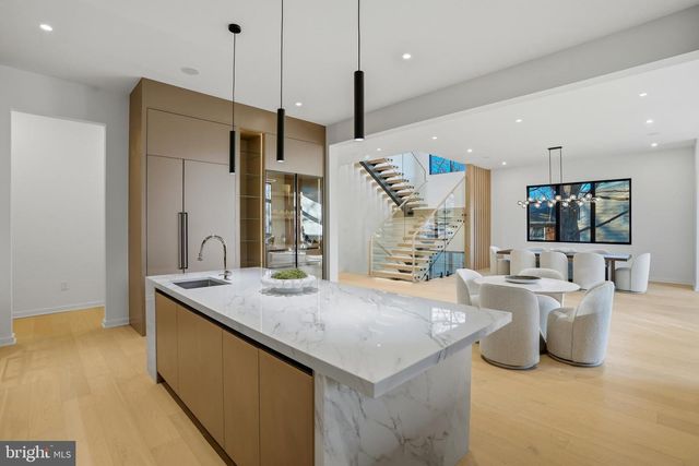 7103 WESTBURY RD, Mclean, VA 22101