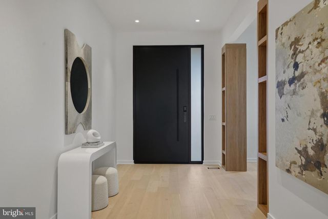 7103 WESTBURY RD, Mclean, VA 22101