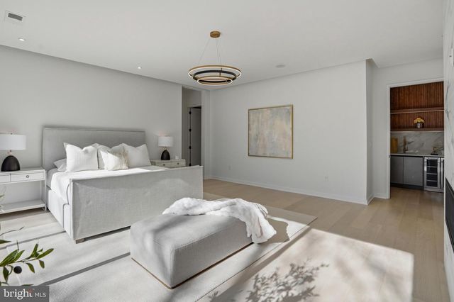 7103 WESTBURY RD, Mclean, VA 22101