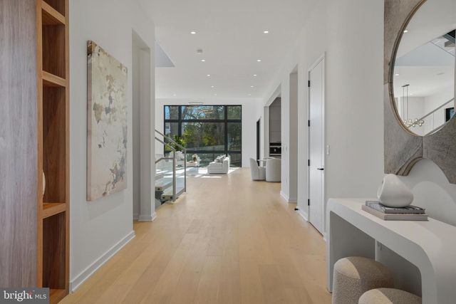 7103 WESTBURY RD, Mclean, VA 22101