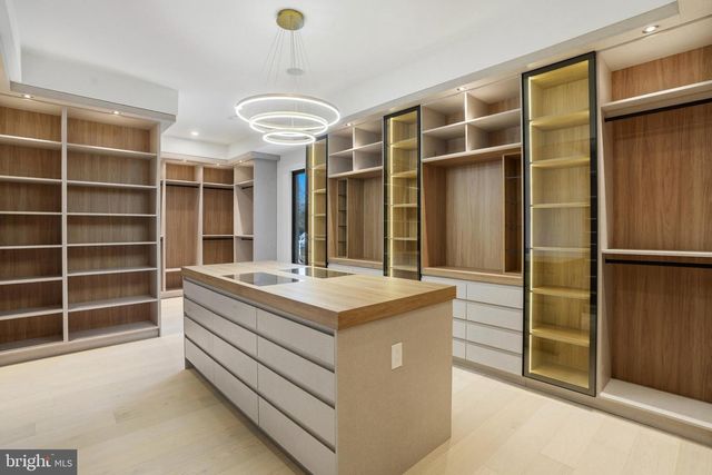 7103 WESTBURY RD, Mclean, VA 22101