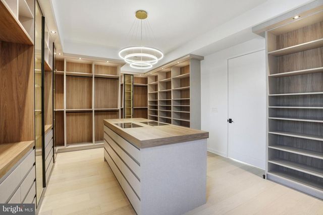 7103 WESTBURY RD, Mclean, VA 22101