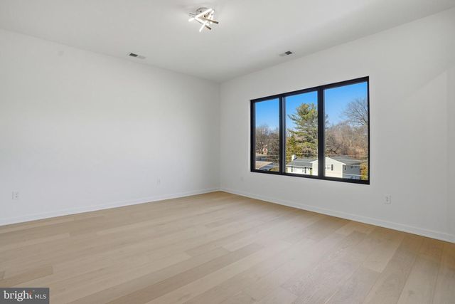 7103 WESTBURY RD, Mclean, VA 22101