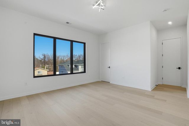 7103 WESTBURY RD, Mclean, VA 22101