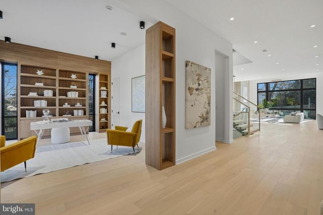 7103 WESTBURY RD, Mclean, VA 22101