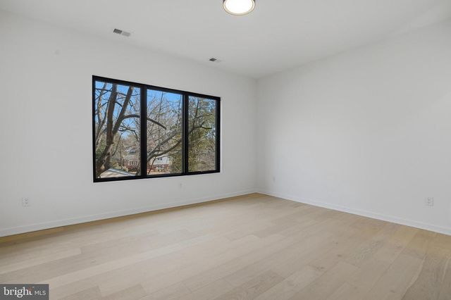 7103 WESTBURY RD, Mclean, VA 22101