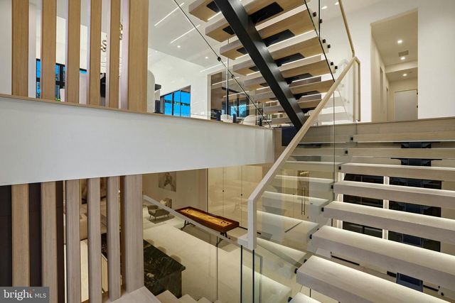 7103 WESTBURY RD, Mclean, VA 22101