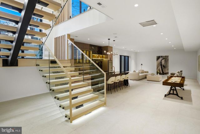 7103 WESTBURY RD, Mclean, VA 22101