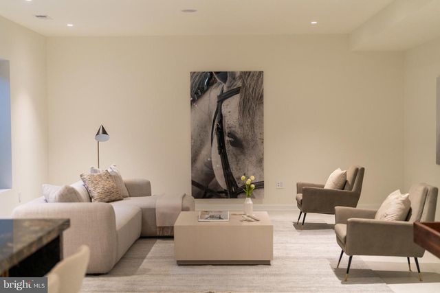 7103 WESTBURY RD, Mclean, VA 22101