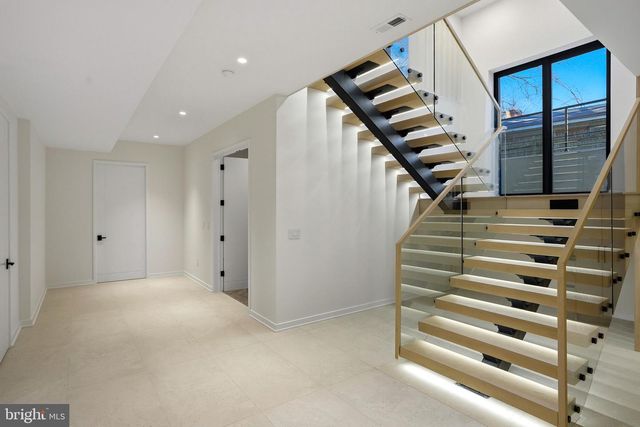 7103 WESTBURY RD, Mclean, VA 22101