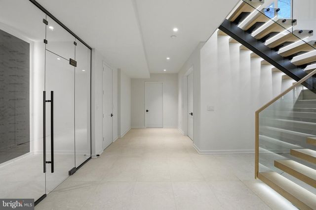 7103 WESTBURY RD, Mclean, VA 22101