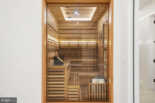 7103 WESTBURY RD, Mclean, VA 22101