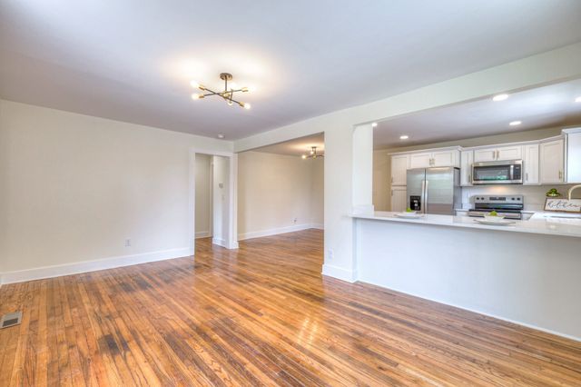 203 W Cedar St, Goodlettsville, TN 37072