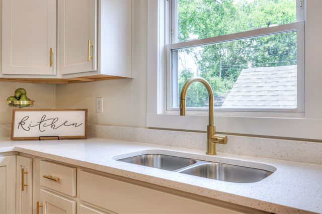 203 W Cedar St, Goodlettsville, TN 37072