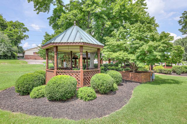 203 W Cedar St, Goodlettsville, TN 37072