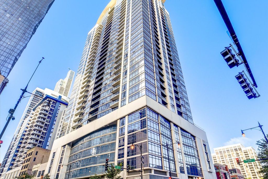 100 E 14th Street 903, Chicago, IL 60605