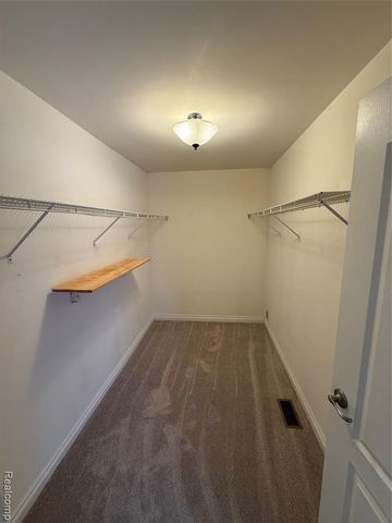 71 Grandview Circle, White Lake, MI 48386