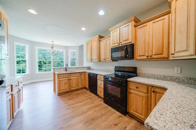 98 Head Road, Juliette, GA 31046
