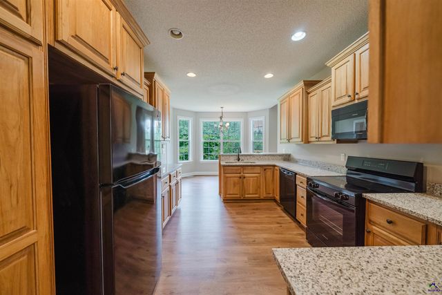 98 Head Road, Juliette, GA 31046