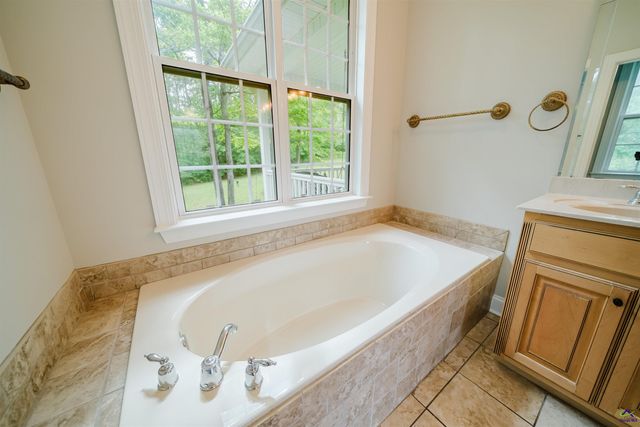 98 Head Road, Juliette, GA 31046