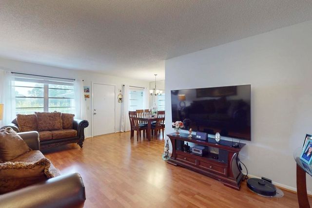 3 Lake Vista Trl Apt 203, Port St Lucie, FL 34952
