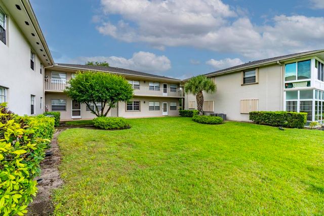 3 Lake Vista Trl Apt 203, Port St Lucie, FL 34952