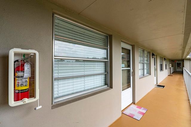 3 Lake Vista Trl Apt 203, Port St Lucie, FL 34952